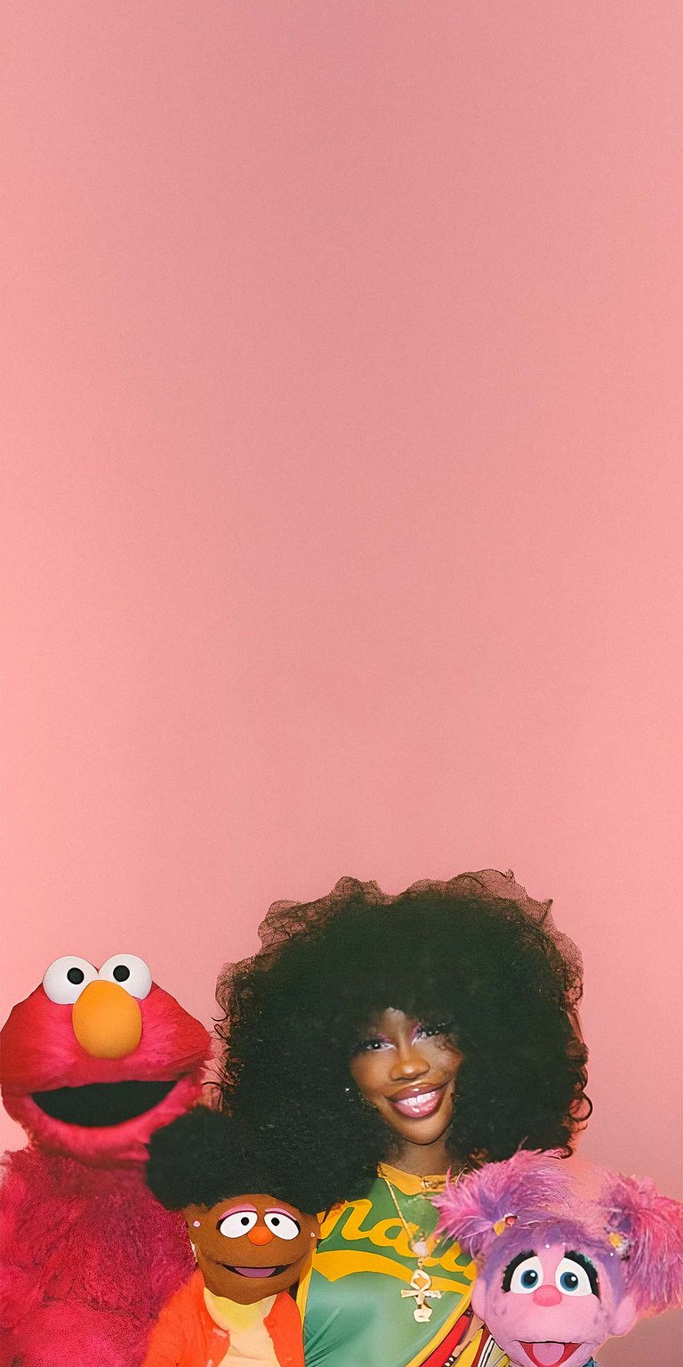 SZA with Dolls Wallpaper