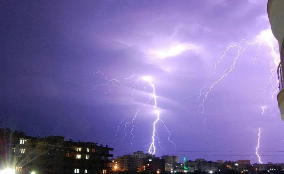 Погода в Узбекистане на 15 июня: дожди, грозы, пыльный ветер и до +38°C