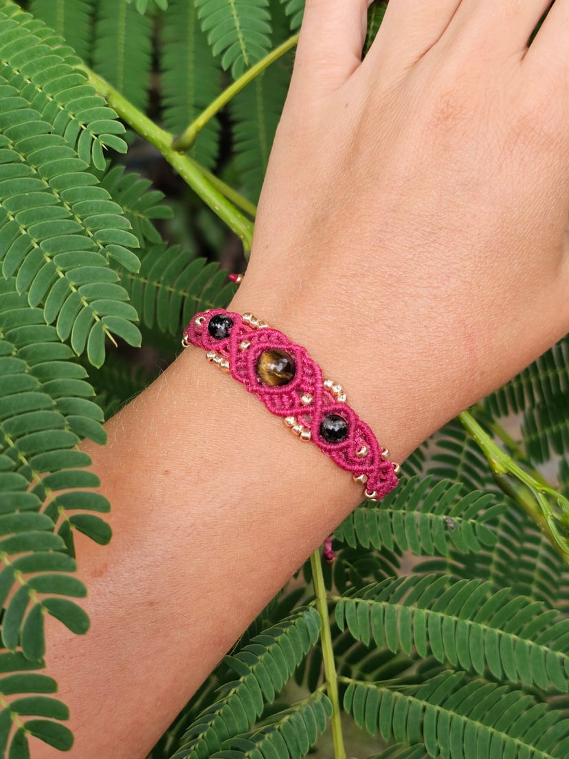 Bransoletka "Orient" - ochronna z tygrysim okiem - magenta