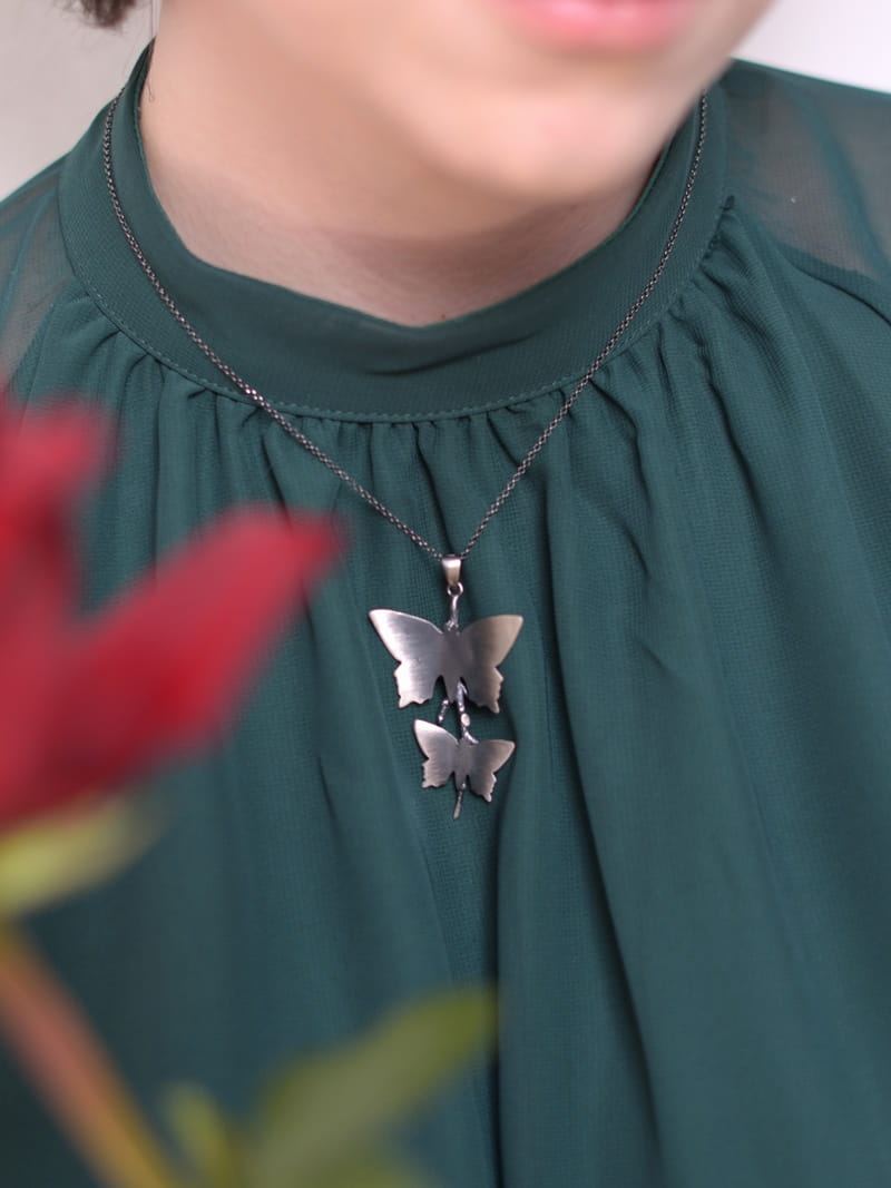Zawieszka srebrna - Butterfly II gray
