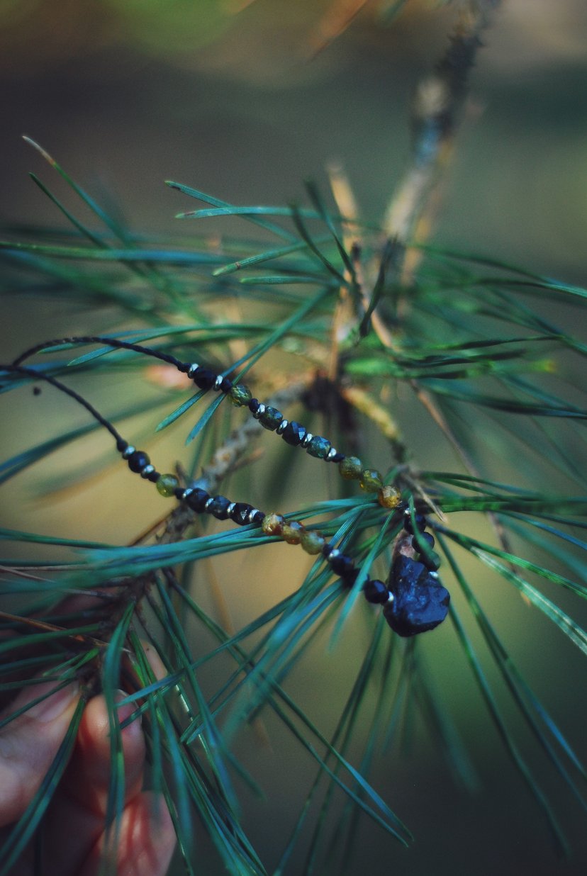 Naszyjnik ༓ BLACK SPRUCE – naszyjnik z kamieni naturalnych