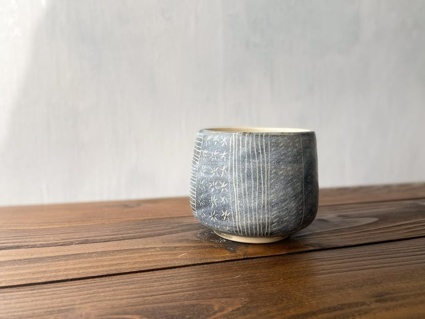 Czarka Sashiko №1 - ceramiczna czarka inspirowana sashiko