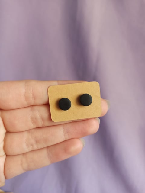 Mini sztyfty kółka – w kolorze czarnym