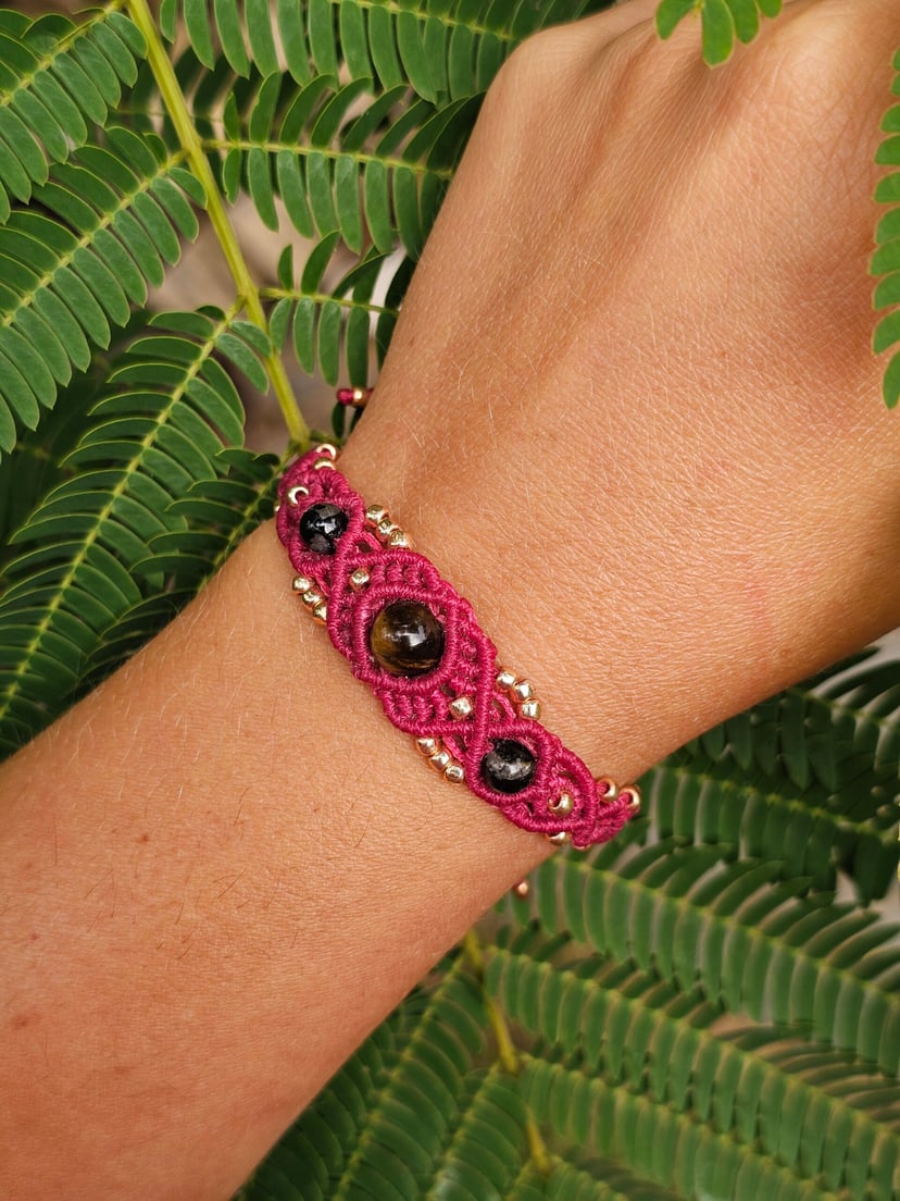 Bransoletka "Orient" - ochronna z tygrysim okiem - magenta