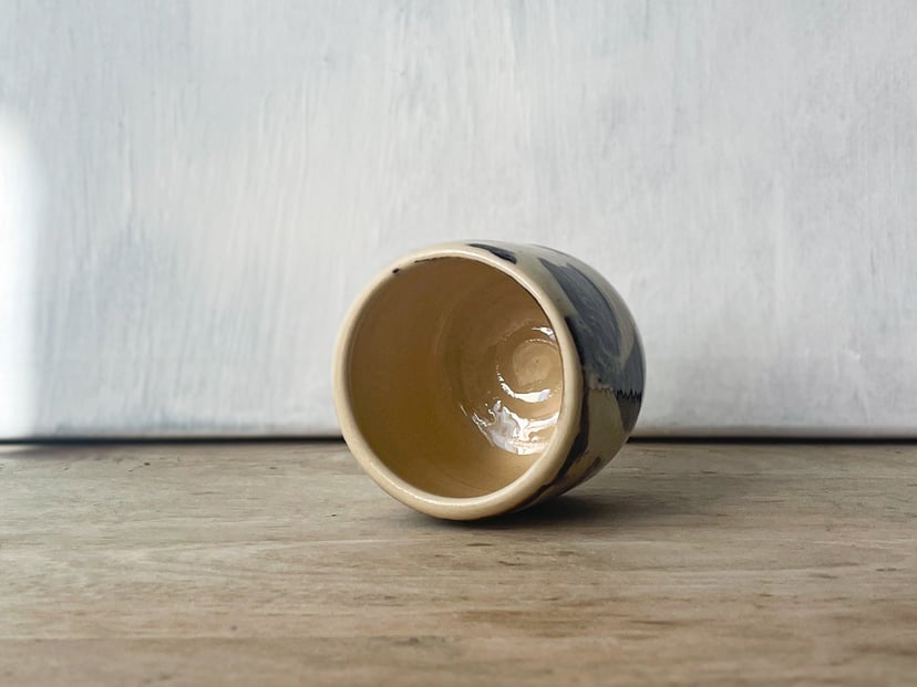 Czarka czarno-biała INK №3 - ceramiczna czarka z kolekcji ZEN