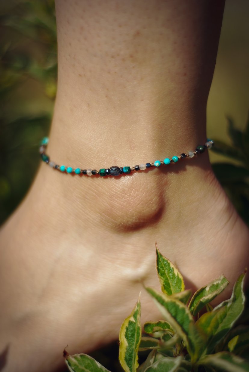 Bransoletka na nogę ༓ BLUE TOURMALINE – bransoletka z kamieni naturalnych