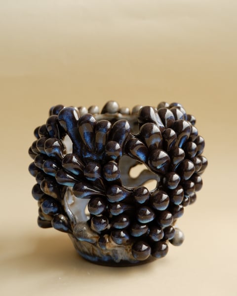 The Petal- Vase 02 - wazon ceramiczny z kolekcji The Petal