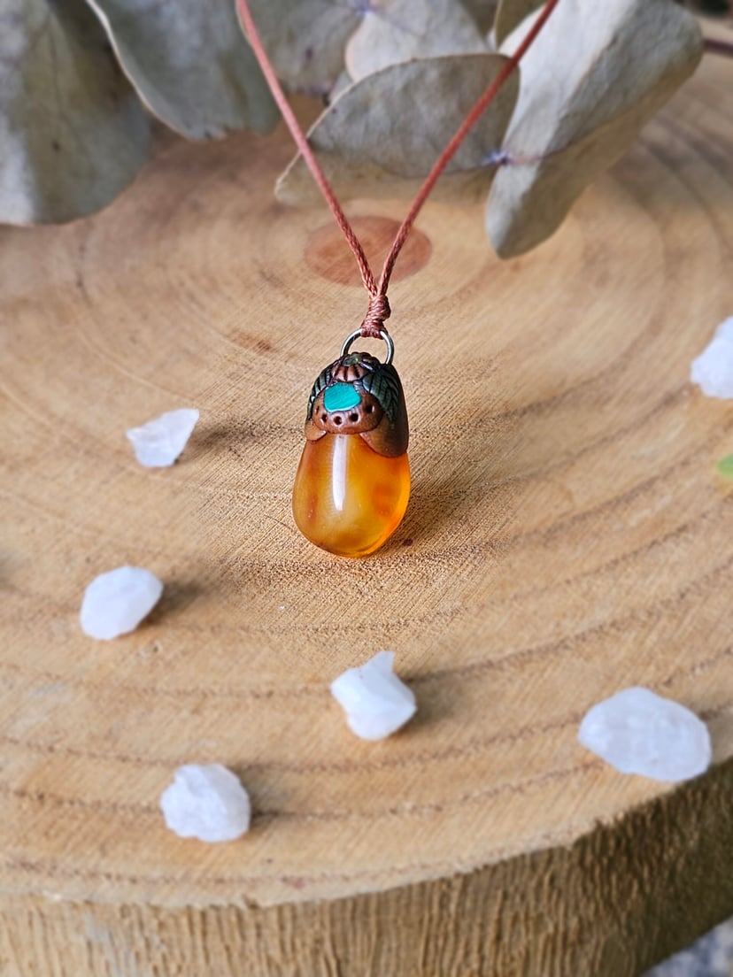 Amulet Wiecznego Lata "Kropla Słońca" - Bursztyn z Malachitem