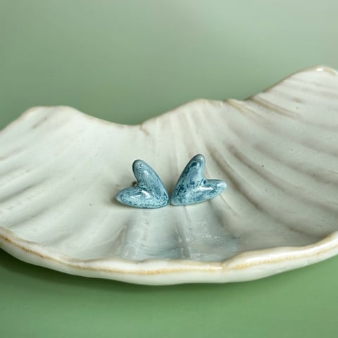 Sea water - kolczyki sztyfty z porcelany w kształcie serca - Porcelka serce