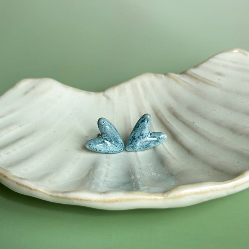 Sea water - kolczyki sztyfty z porcelany w kształcie serca - Porcelka serce