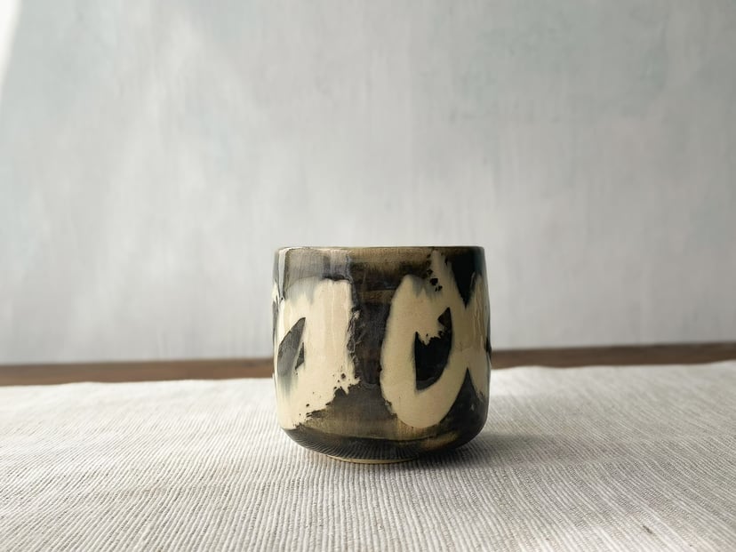 Czarka czarno-biała INK №4 - ceramiczna czarka z kolekcji ZEN