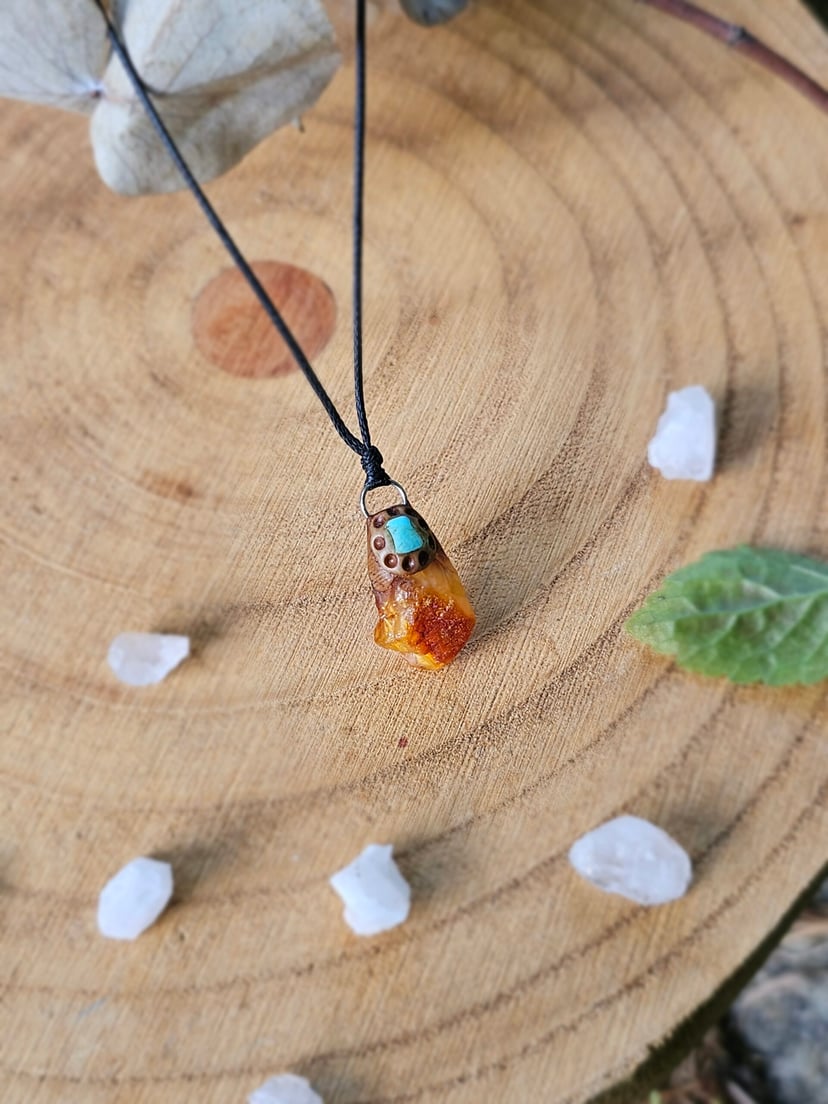 Amulet Wiecznego Lata "Kropla Słońca" - Bursztyn z Turkusem