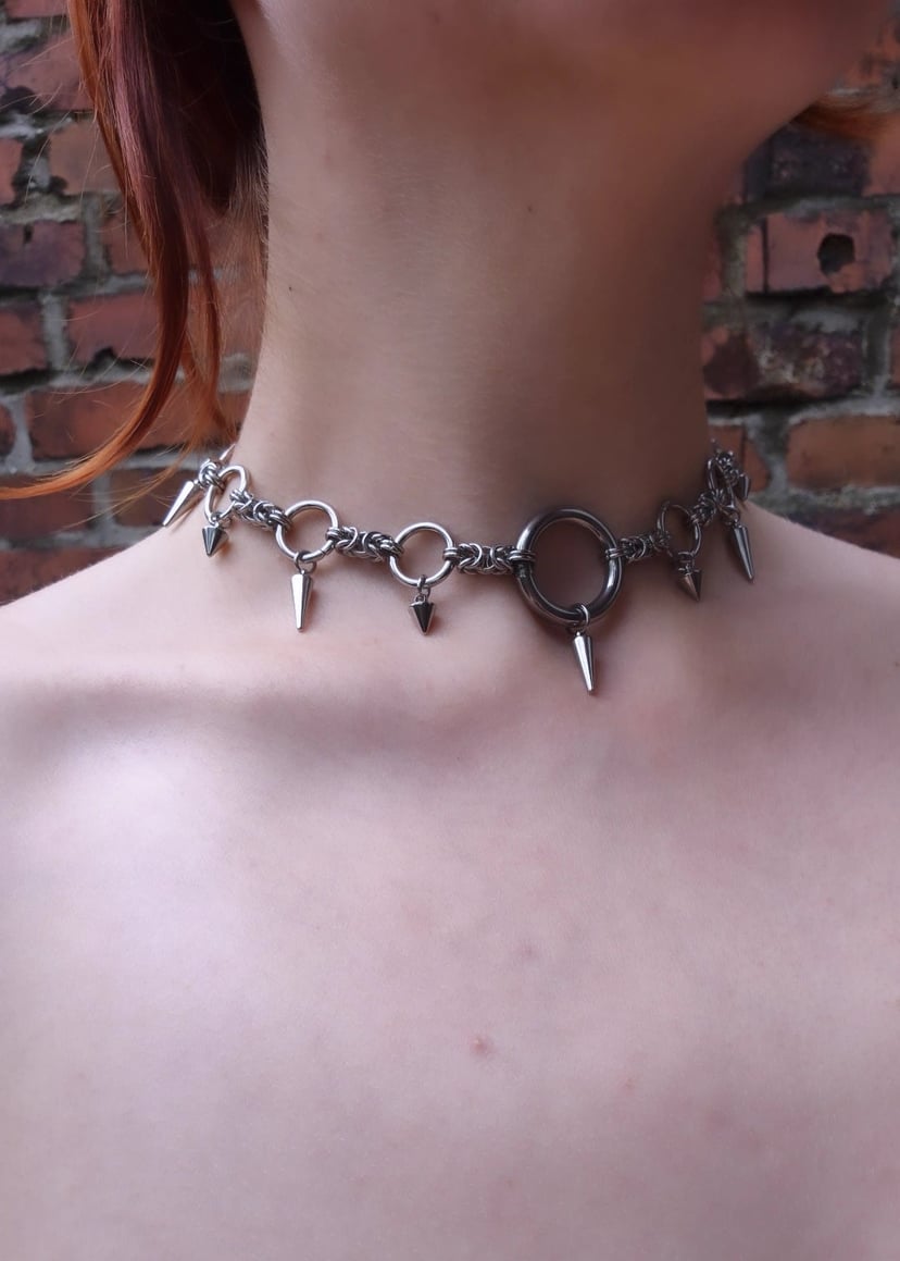SPIKED CROWN choker chainmail