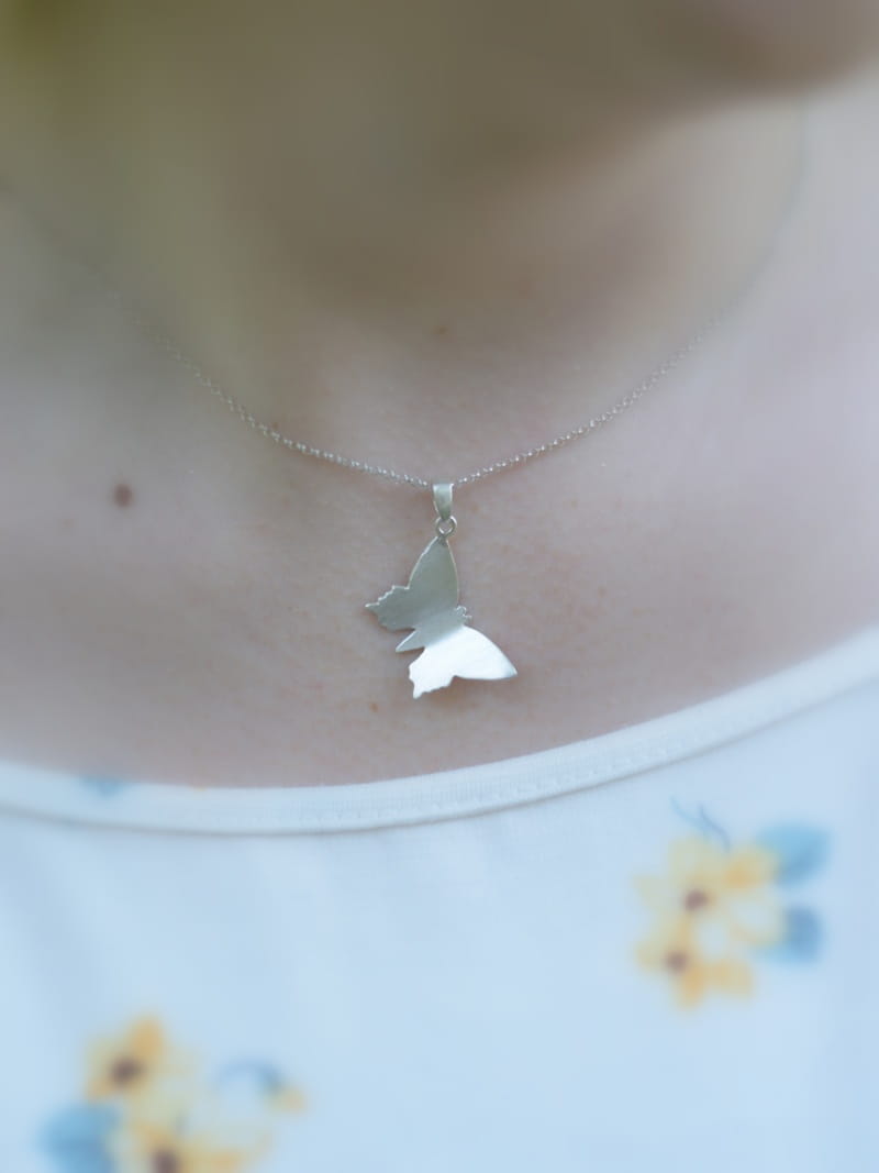 Zawieszka srebrna - Butterfly white