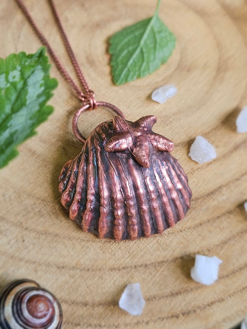 Letni Amulet z Gwiaździstą Muszlą - miedziany