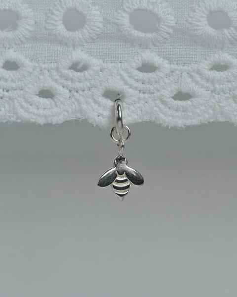 Pszczoła charms