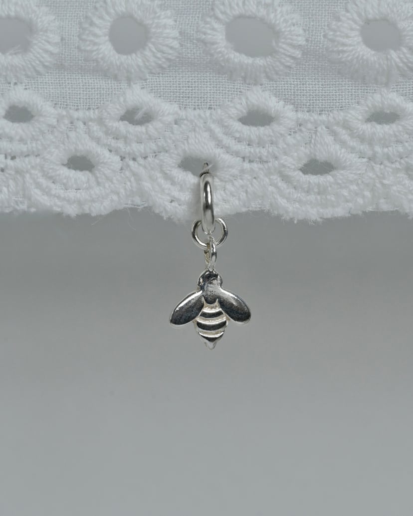 Pszczoła charms