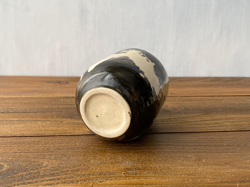 Czarka czarno-biała INK №1 - ceramiczna czarka z kolekcji ZEN