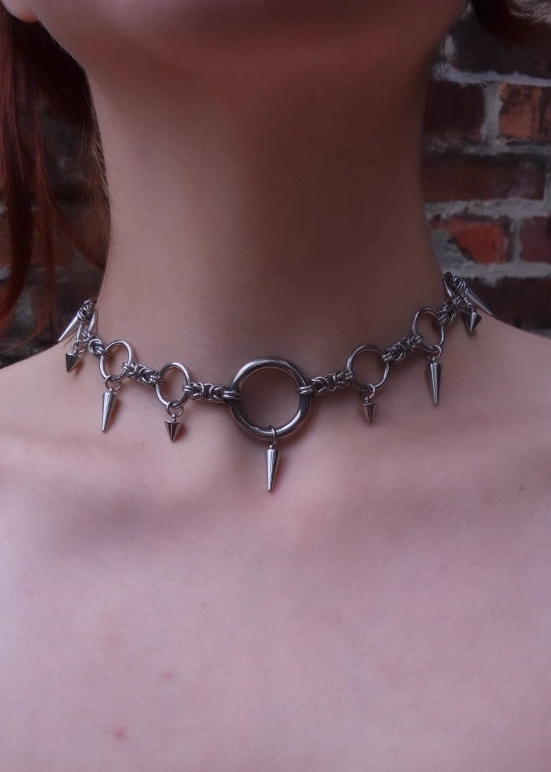 SPIKED CROWN choker chainmail