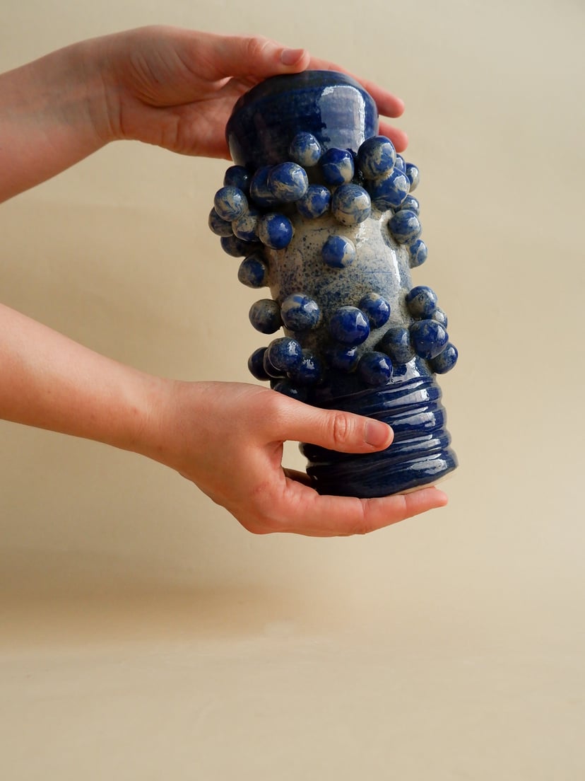The Bubble- Blue Speckled Vase 05 - wazon ceramiczny z kolekcji The Bubble