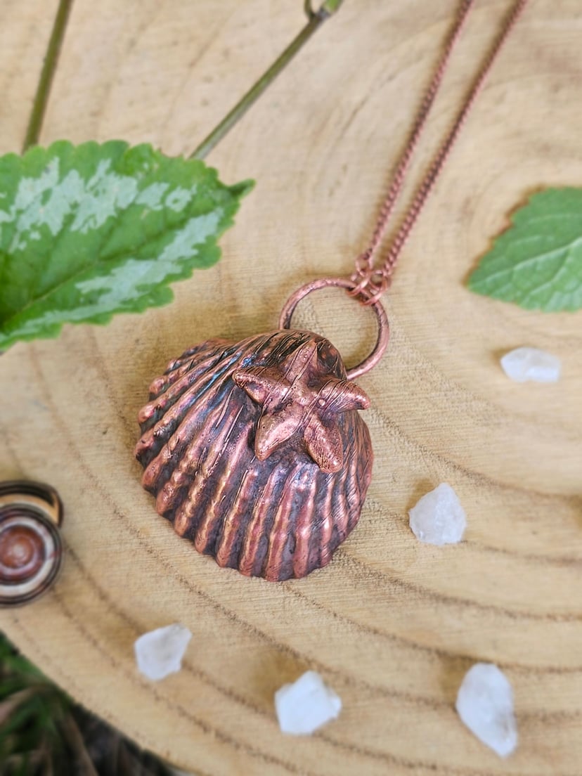 Letni Amulet z Gwiaździstą Muszlą - miedziany