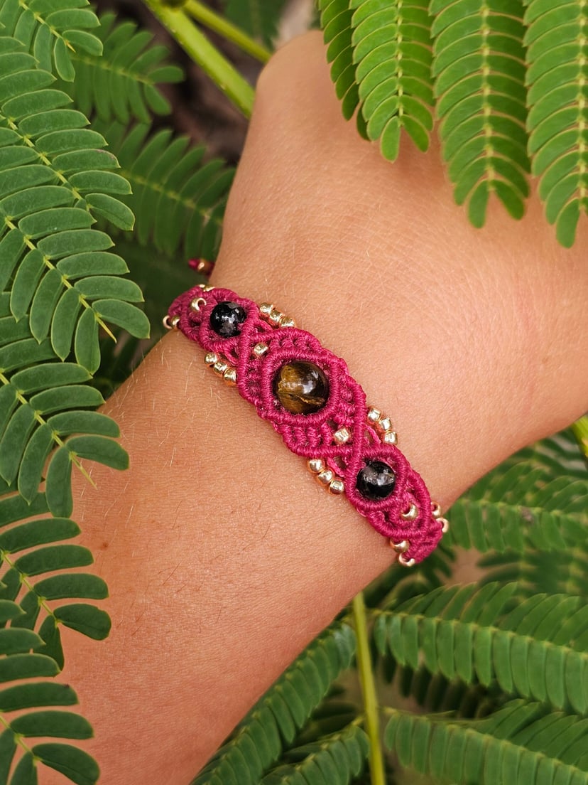 Bransoletka "Orient" - ochronna z tygrysim okiem - magenta