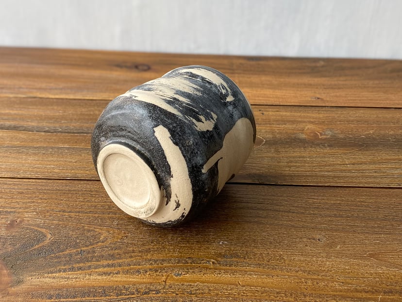 Czarka czarno-biała Zen №1 - ceramiczna czarka z kolekcji ZEN