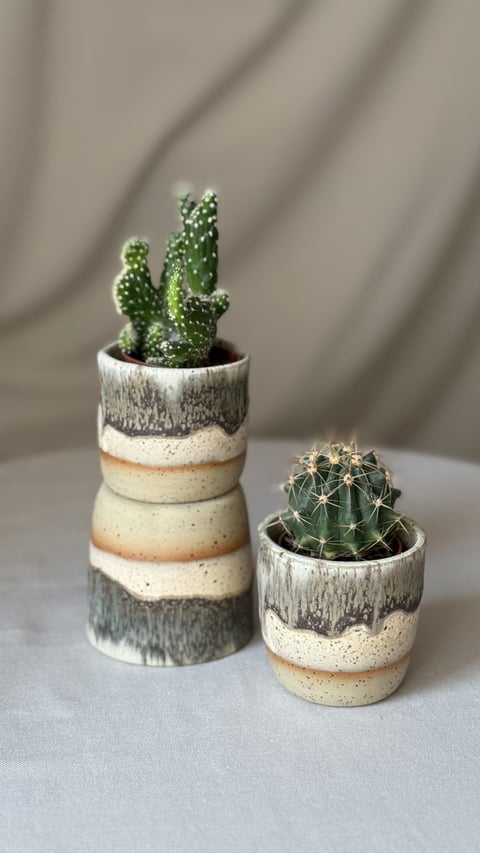 Osłonka ceramiczna Beżowa z brązowym spływem 7 cm – ceramika handmade na doniczkę