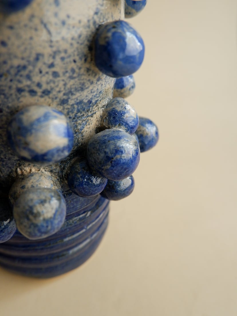 The Bubble- Blue Speckled Vase 05 - wazon ceramiczny z kolekcji The Bubble
