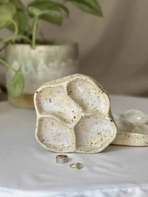 Podstawka na biżuterię/drobiazgi - beżowa – ceramiczny organizer handmade