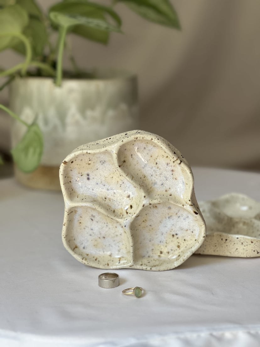 Podstawka na biżuterię/drobiazgi - beżowa – ceramiczny organizer handmade
