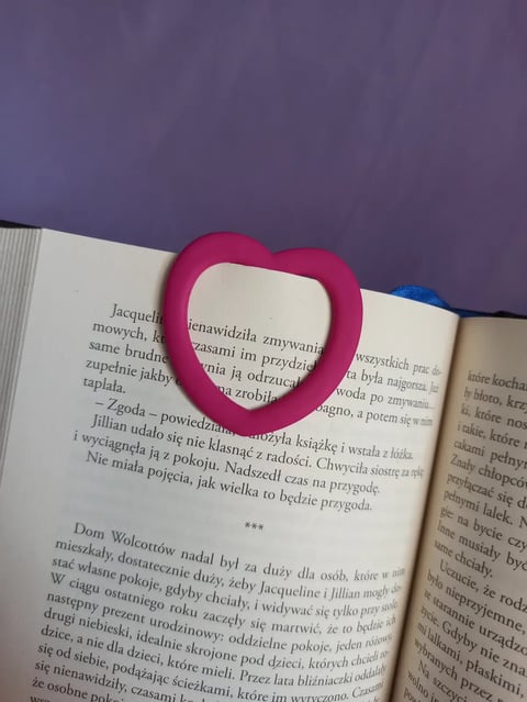 Zakładka do książki serce magenta – zakładka do książki z gliny polimerowej