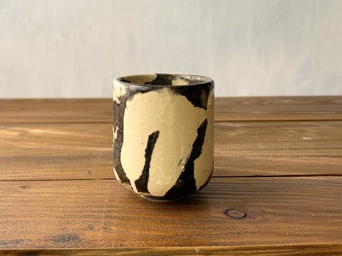 Czarka czarno-biała INK №2 - ceramiczna czarka z kolekcji ZEN