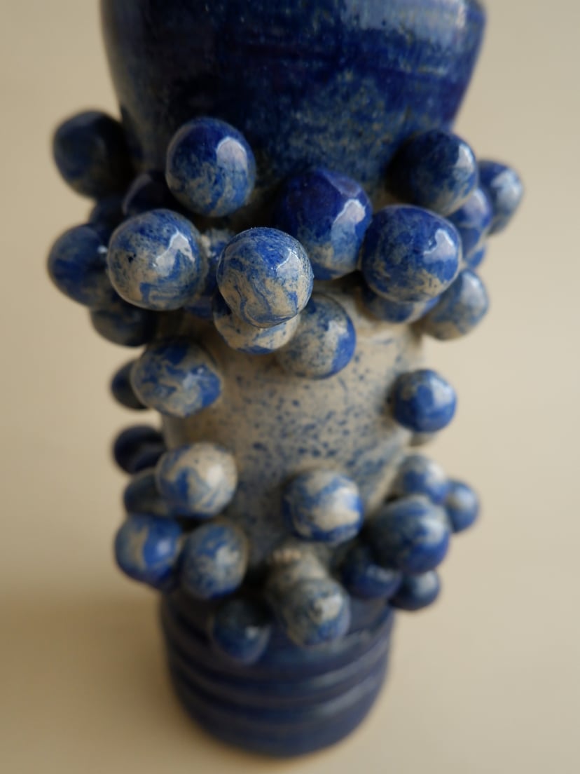 The Bubble- Blue Speckled Vase 05 - wazon ceramiczny z kolekcji The Bubble