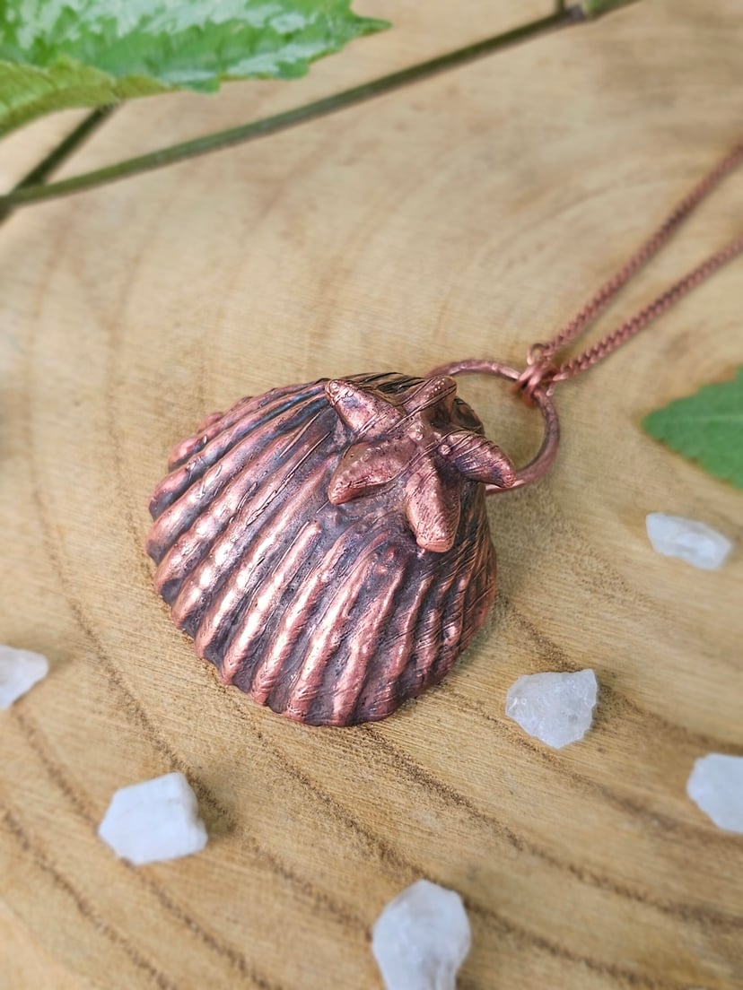 Letni Amulet z Gwiaździstą Muszlą - miedziany