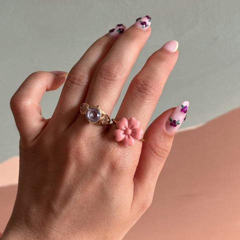 Pinky pink - pierścionek porcelanowy w kształcie kwiatu - porcelka kwiatek