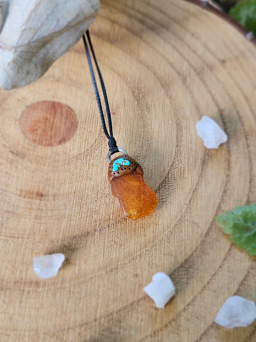 Amulet Wiecznego Lata "Kropla Słońca" - Bursztyn z Turkusem