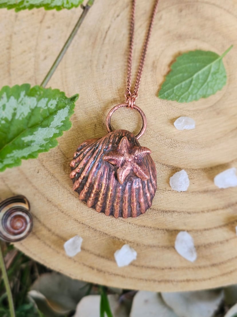 Letni Amulet z Gwiaździstą Muszlą - miedziany