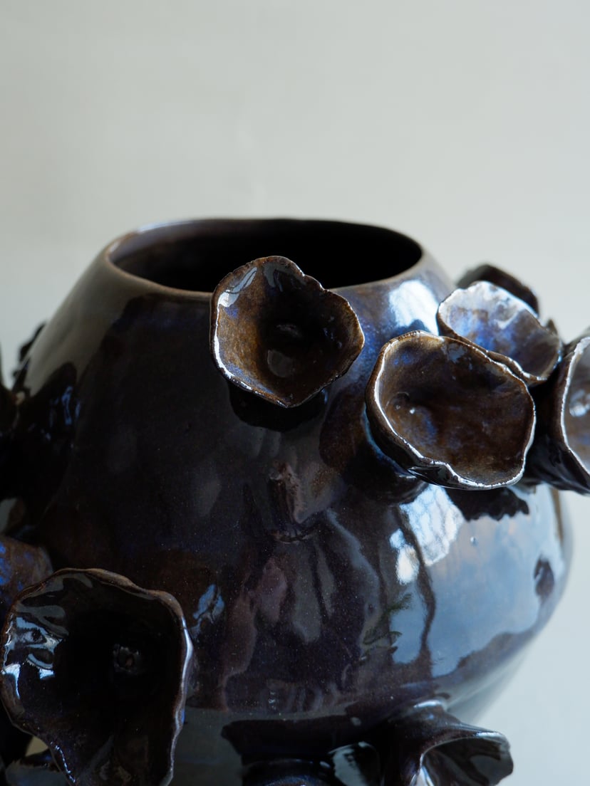 The Floral- Vase 04 - wazon ceramiczny z kolekcji The Floral