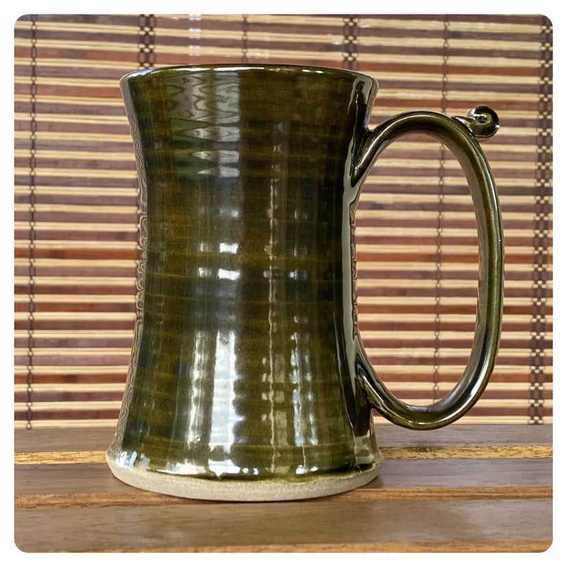 Kubek Kufel z dużym uchem | Wojskowa zieleń | z koła garncarskiego | 500ml