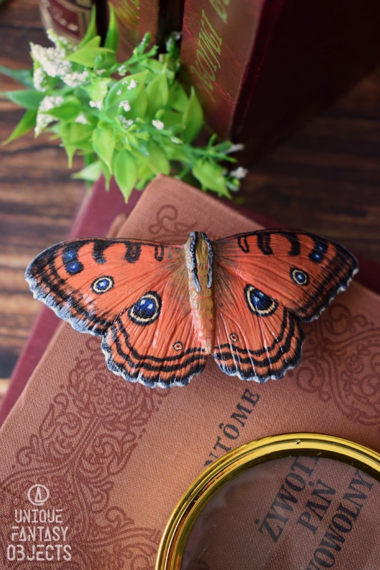 Spinka do włosów z rzeźbą motyla Junonia almana