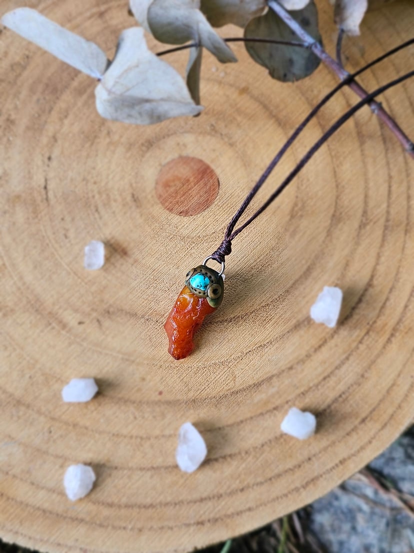 Amulet Wiecznego Lata "Kropla Słońca" - Bursztyn z Turkusem