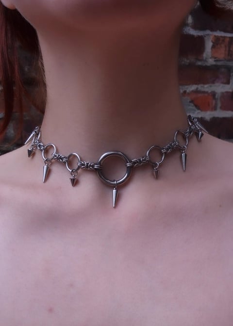 SPIKED CROWN choker chainmail