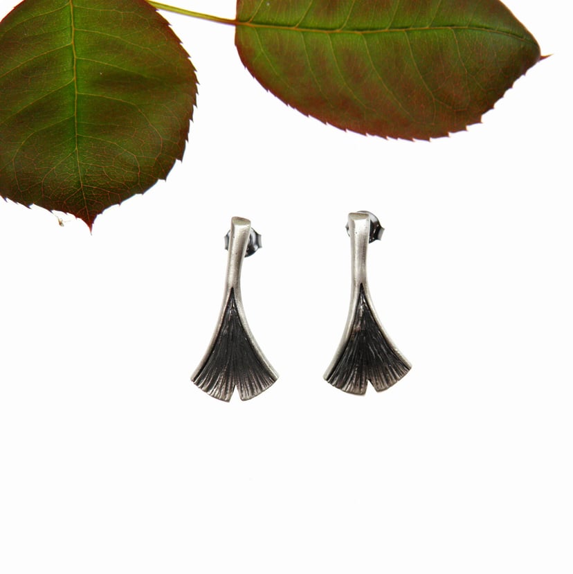 Mini Ginko II na sztyftach szare - kolczyki srebrne