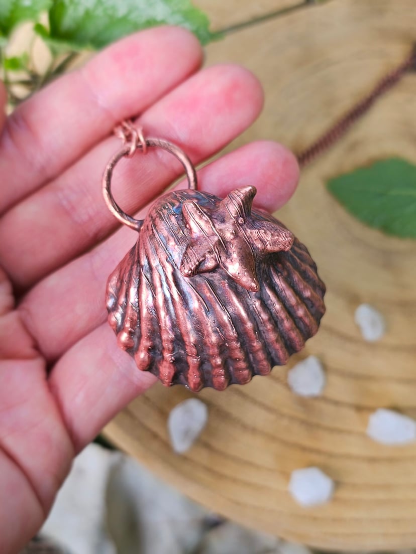 Letni Amulet z Gwiaździstą Muszlą - miedziany
