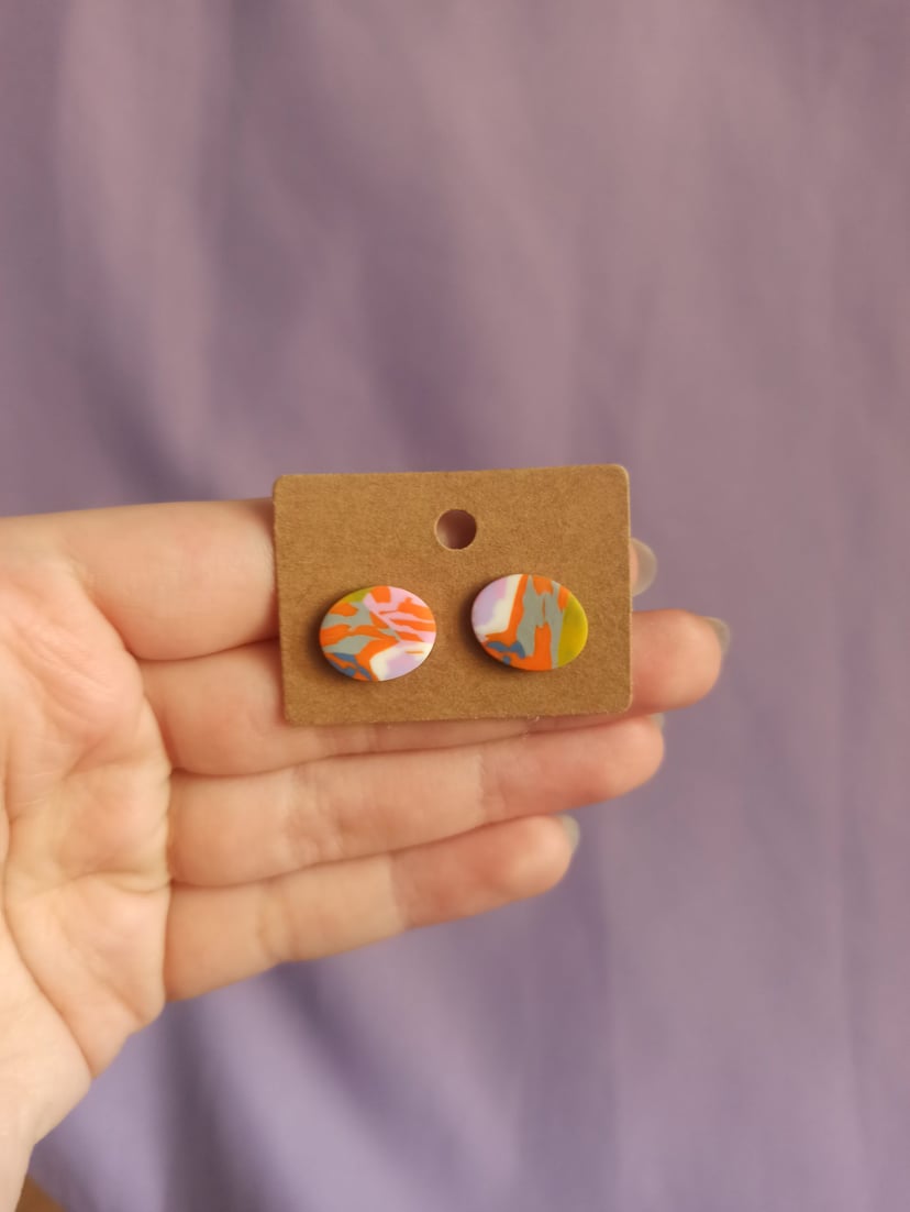 Sztyfty marmurki multicolor – kolczyki z gliny polimerowej