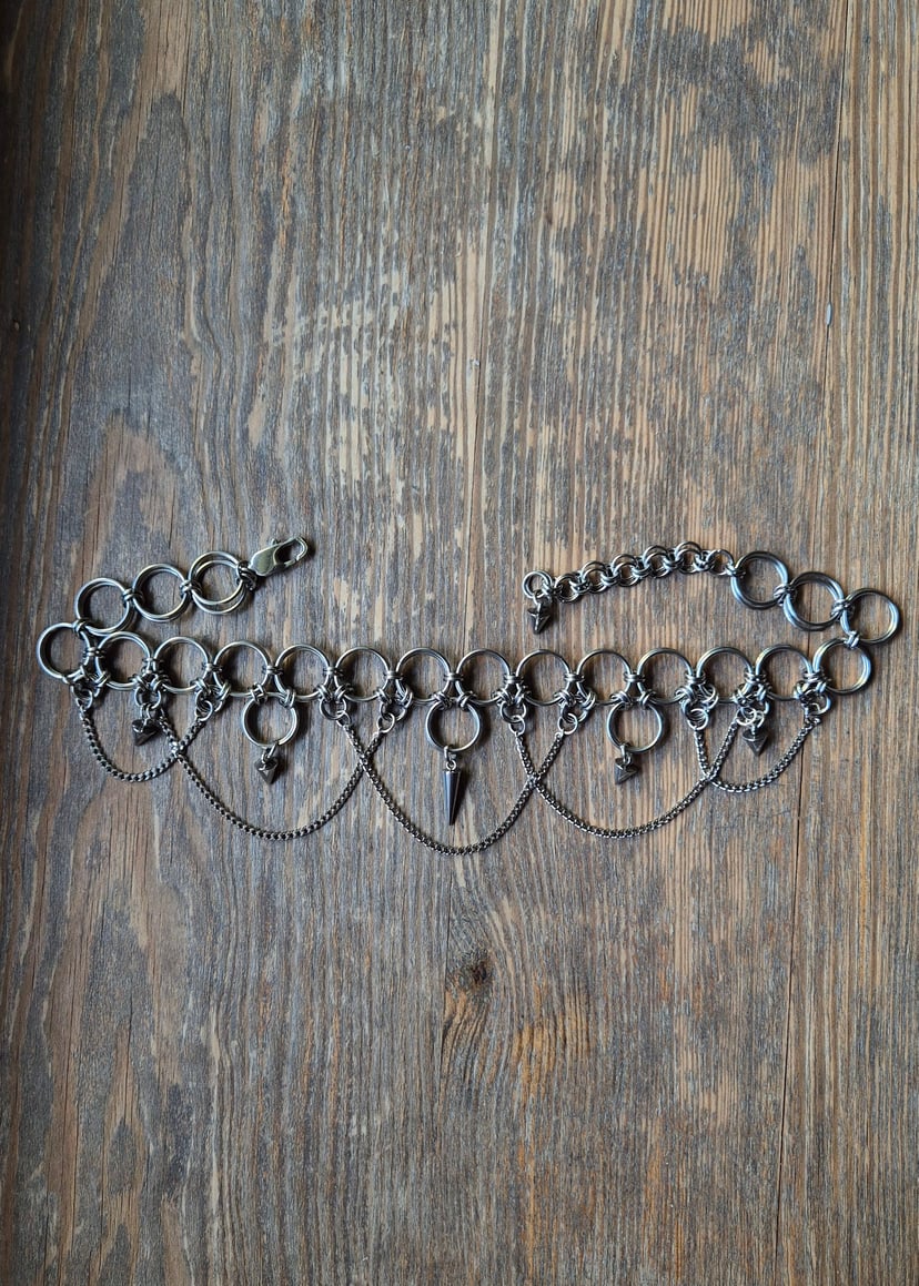 FIRST ROW choker