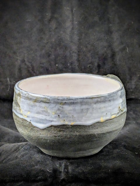 Kubek – ręcznie robiony kubek ceramiczny