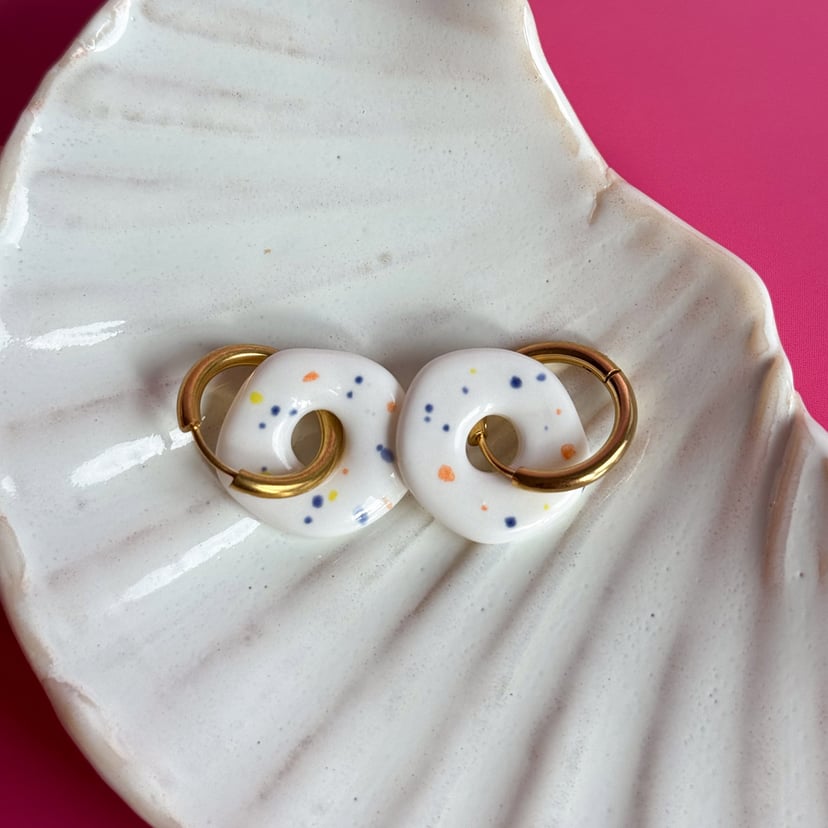 Blue dots - wiszące kolczyki z porcelany - Porcelka donut
