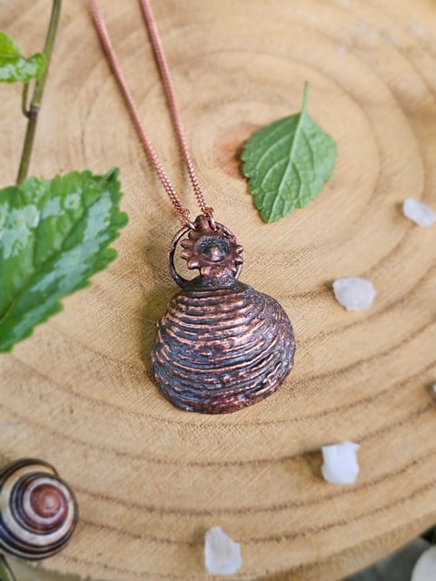 Letni Amulet ze Słoneczną Muszlą - miedziany